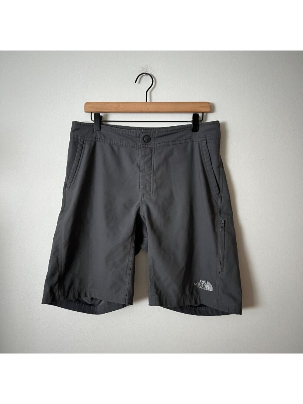 The North Face Men's Gray Pacific Creek Board Shorts Size 32